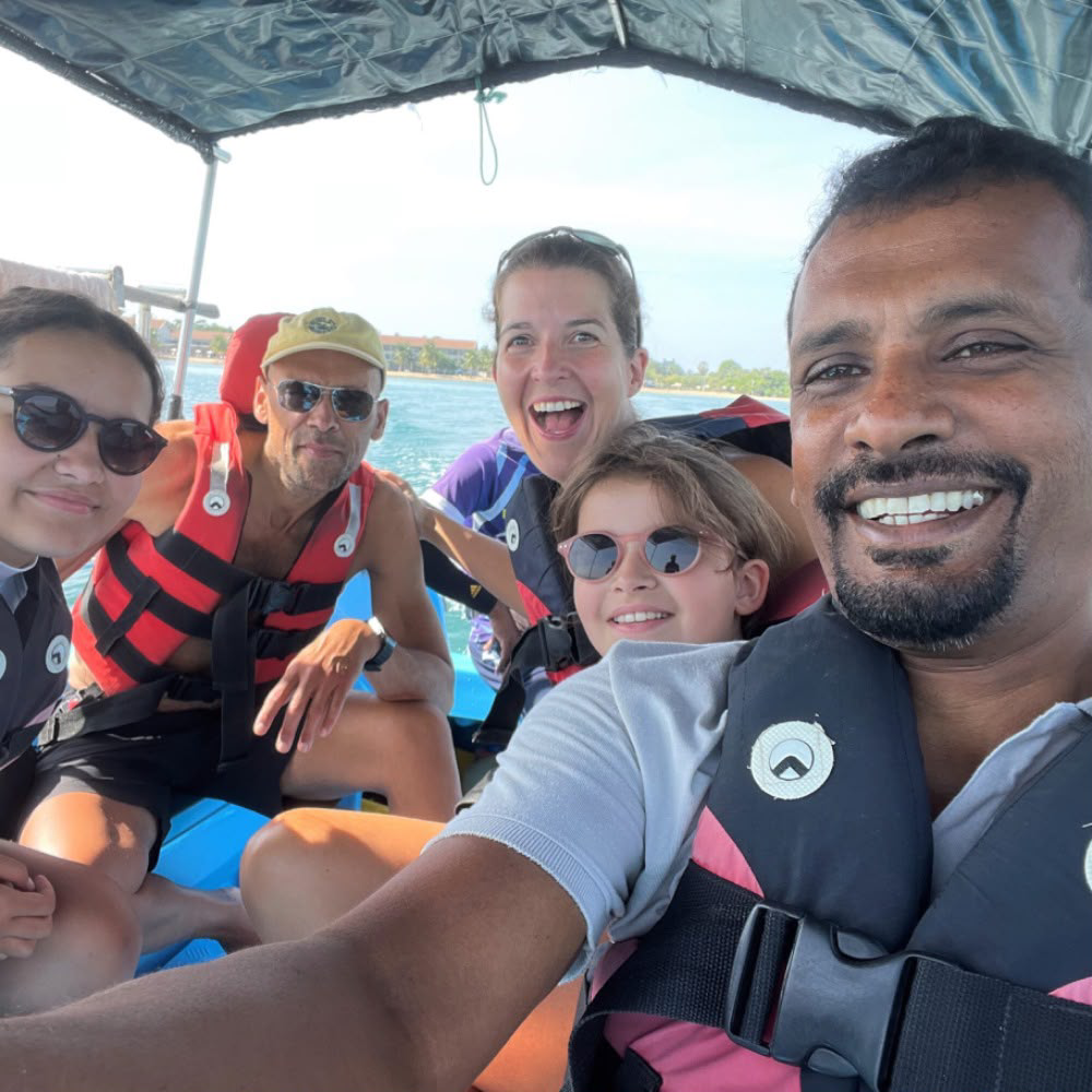 Ceylon Escapes Chauffeur Guide 4