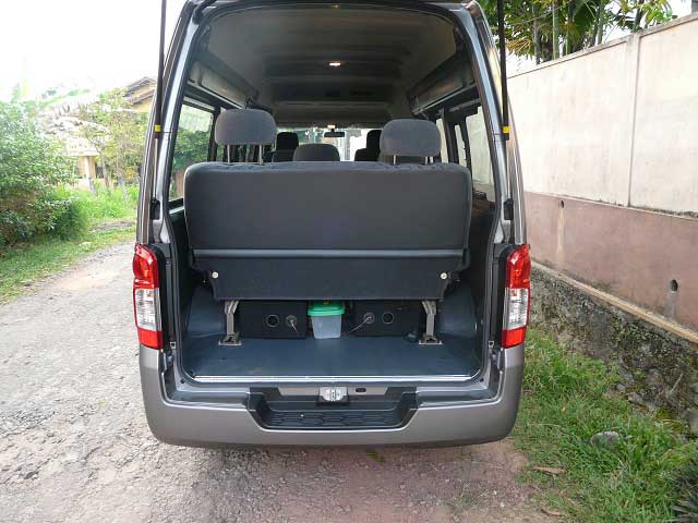 Nissan NV 350