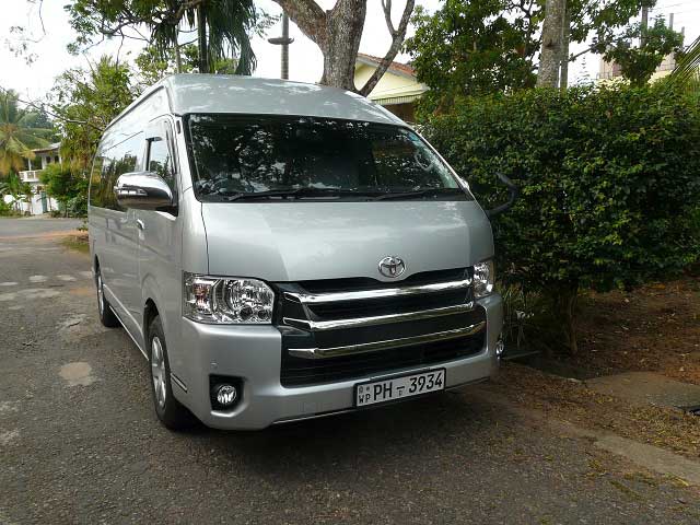 Toyota Hiace 14 Seater