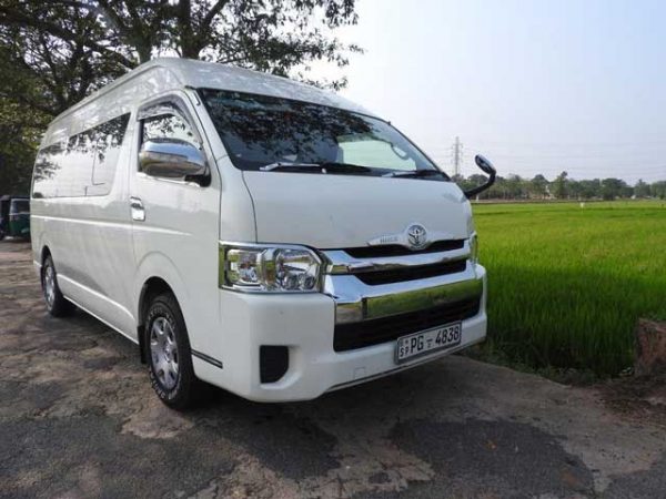 Toyota Hiace 7 Seater - Ceylon Escapes