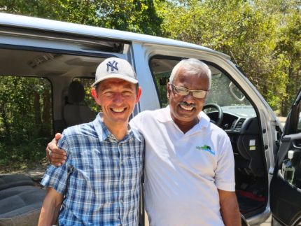 Ceylon Escapes Chauffeur Guide 3